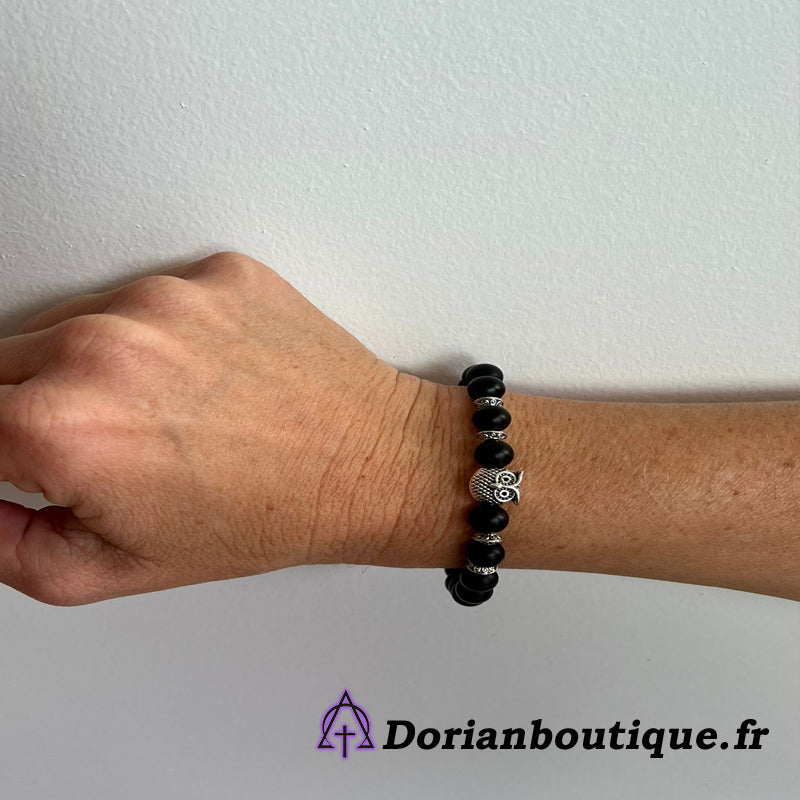 Bracelet L'Agate Noire bonheur et sa chouette.
